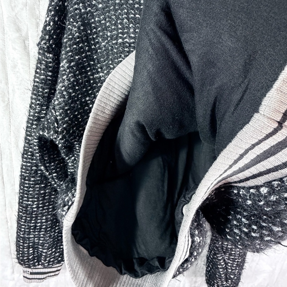 Embellish Textured Sweater Black White XL NWT long sleeve Knit Hoody - Picture 6 of 9